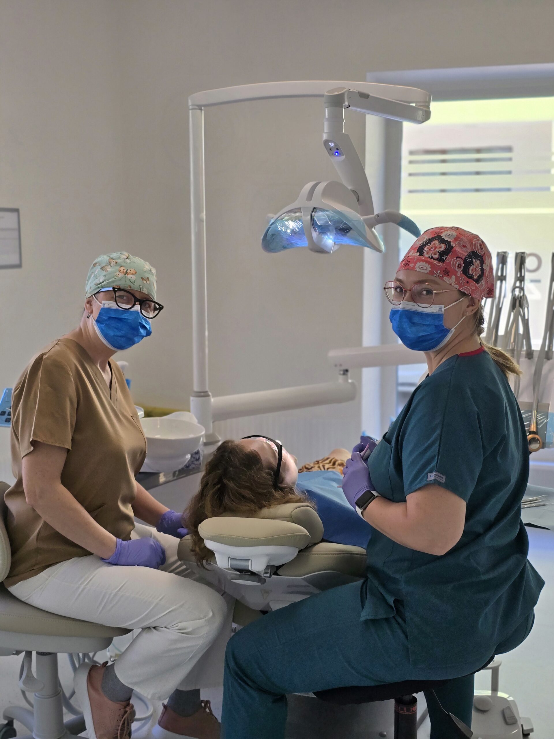 echipa clinica de zambete din floresti, cluj